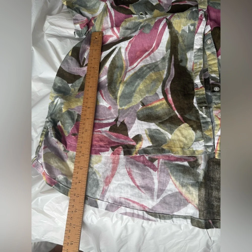 Tahari linen floral button down short sleeve top plus size 1X - Picture 6 of 9